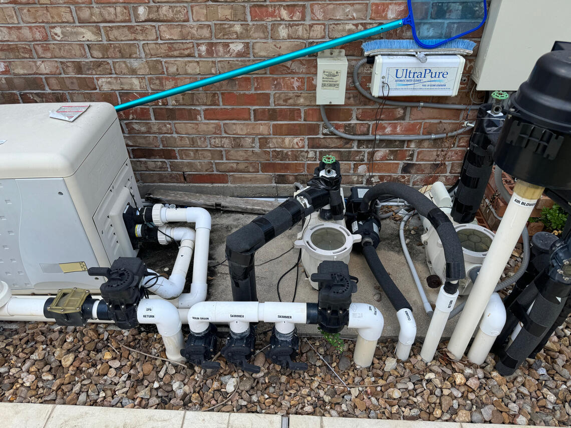 Before Picture Pentair Intelliflo 3 Install Fulshear TX Drew Pools Before picture of a Pentair Intelliflo 3 variable speed pump install in Fulshear Texas by Drew Pools.