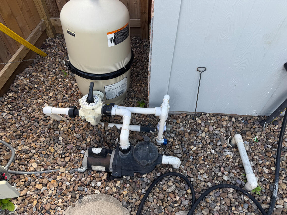 Before install Jandy VS FloPro Houston Texas Drew Pools Before picture of installing a Jandy FloPro Variable speed pump in Houston, Texas, by Drew Pools.