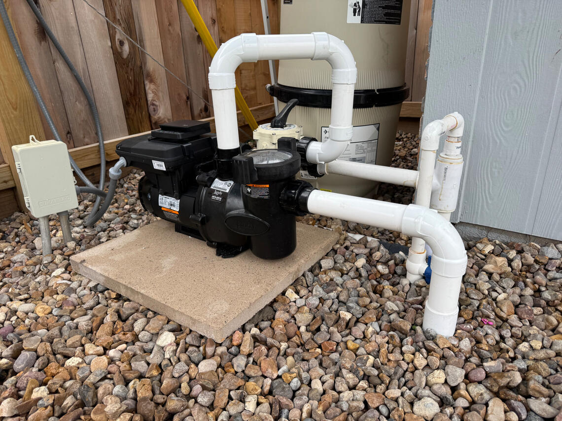 Jandy FloPro Variable speed pump install Houston TX Drew Pools. Replacing a single speed pump with a Jandy FloPro variable speed pump in Houston Texas, by Drew Pools.